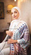Load image into Gallery viewer, Bisht
